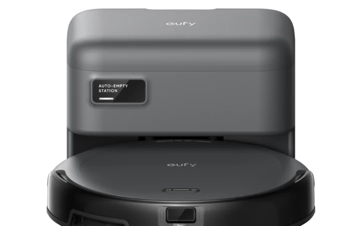 Aspirateur robot eufy C10 avec sa station de vidage